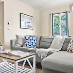 R3851 - Riviera Views